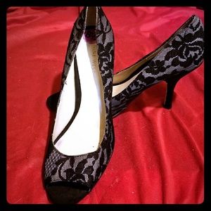 Nine West black pumps/heel shoes. Size 8.5